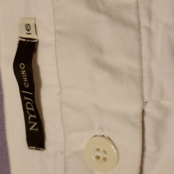 NYDJ SZ 16,White Bermuda shorts, see pics,pockets front and back - Picture 1 of 9